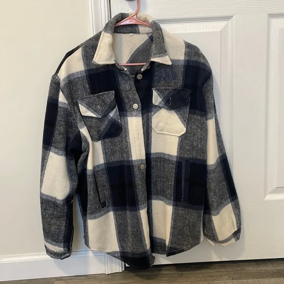 Shacket. - Picture 1 of 2